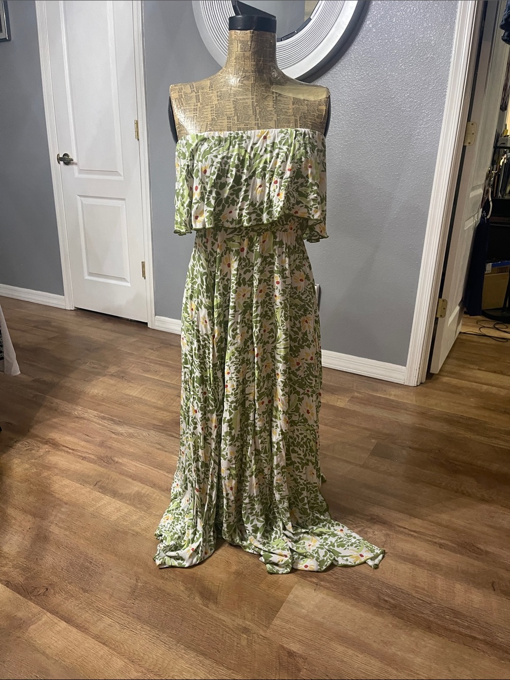 Strapless Green Floral Maxi Dress Aakaa - size M/L